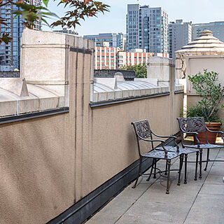 WorldMark Seattle - The Camlin — Sample balcony
