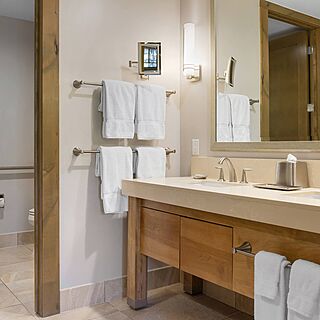 Club Wyndham Resort at Avon — Sample bathroom