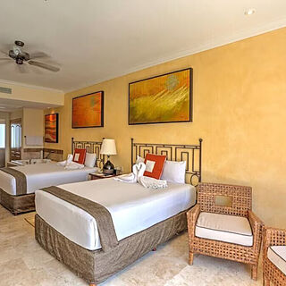 Villa del Arco Beach Resort & Spa — Sample three-bedroom bedroom