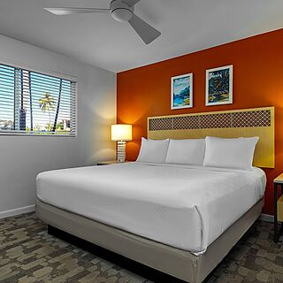 WorldMark Kihei Resort — Sample suite bedroom