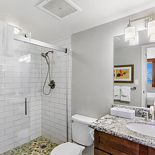 Maui Beach Vacation Club — Sample two-bedroom bathroom