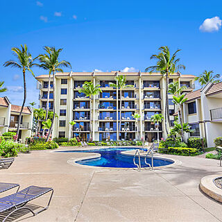 Maui Beach Vacation Club — Pool area