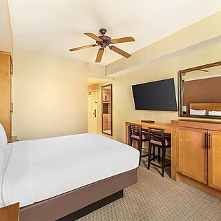 Hilton Vacation Club Lake Tahoe Resort — Sample bedroom