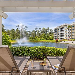 Sheraton Vistana Villages — Gazebo and loungers