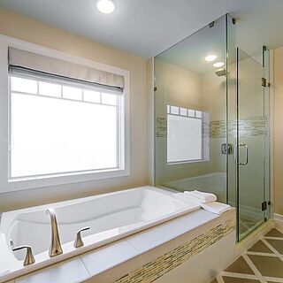 Holiday Inn Club Vacations at South Beach Resort — Sample villa bathroom