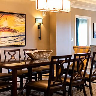 Holiday Inn Club Vacations at South Beach Resort — Sample villa dining area