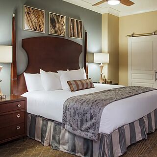 Holiday Inn Club Vacations at South Beach Resort — Sample villa bedroom