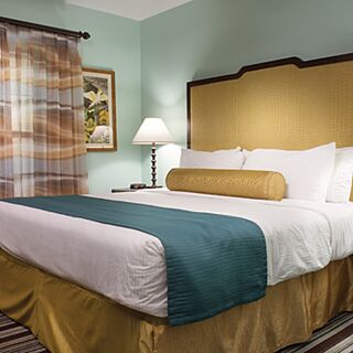 WorldMark Orlando Kingstown Reef — Sample villa bedroom