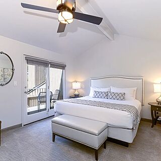 Canyon Rim at Eagle Crest &mdash; Sample bedroom