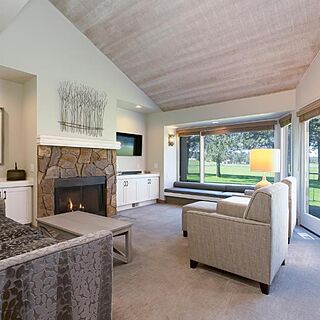 Canyon Rim at Eagle Crest &mdash; Sample living room