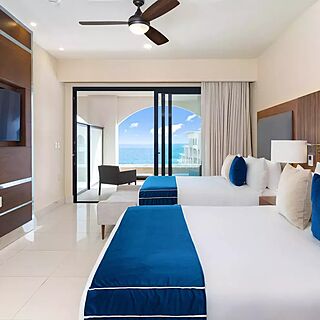 Villa La Valencia Beach Resort & Spa — Sample studio unit