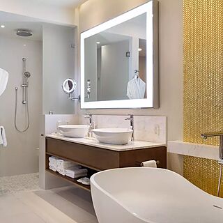 Villa La Valencia Beach Resort & Spa — Sample bathroom
