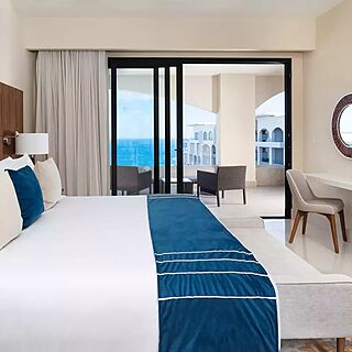 Villa La Valencia Beach Resort & Spa — Sample bedroom