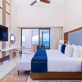 Villa La Valencia Beach Resort & Spa — Sample bedroom