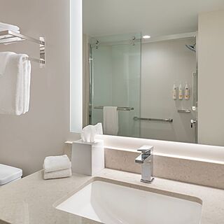 Marriott's Maui Ocean Club - Molokai, Maui & Lanai Towers &mdash; Sample bathroom