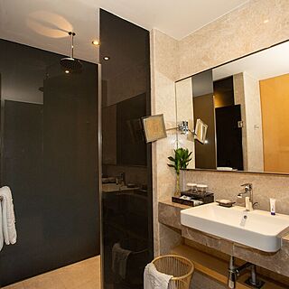 Dameisha Bay Yacht Club Resort — Sample bathroom