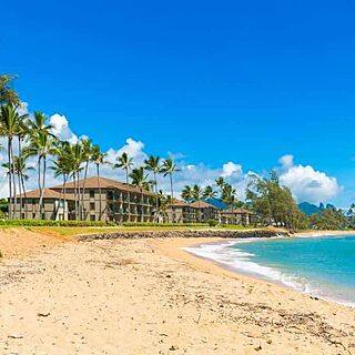 Pono Kai — Exterior and beach
