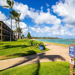 Pono Kai &mdash; Walkway to beach
