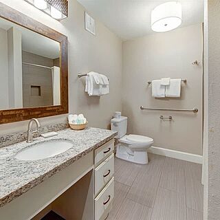 Pono Kai — Sample bathroom