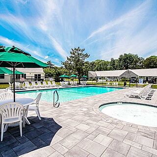 Brewster Green — Pool