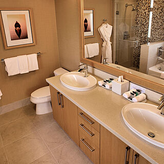 Watermark Beach Resort — Sample bathroom