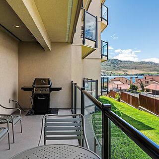 Lake Chelan Shores — Sample balcony