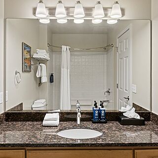 Lake Chelan Shores — Sample bathroom