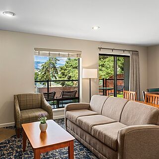 Lake Chelan Shores — Sample living room