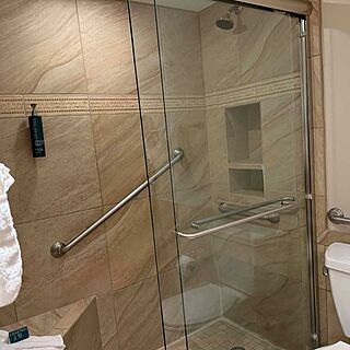 Eagle's Nest Beach Resort — Sample bathroom