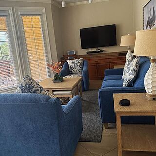 Eagle's Nest Beach Resort — Sample living room