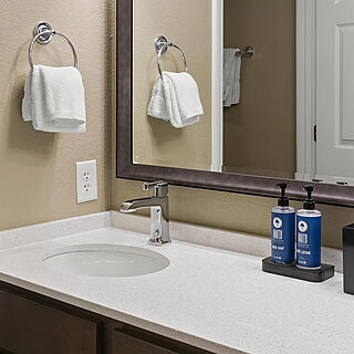 Club Wyndham Smoky Mountains — Sample bathroom