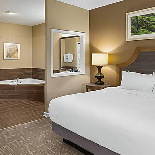 Club Wyndham Smoky Mountains — Sample bedroom