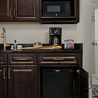 Inn at the Opera — Sample kitchenette