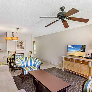 Kahana Villa Resort — Sample living room