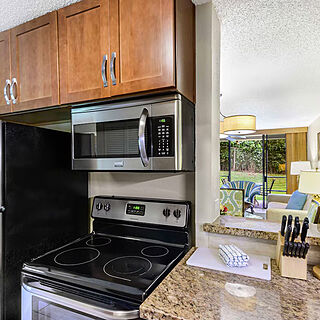 Kahana Villa Resort — Sample kitchen