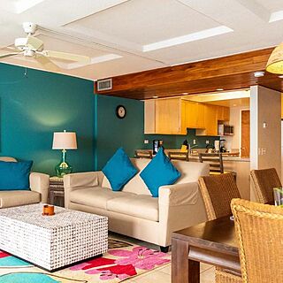 Hawaiian Princess at Makaha Beach — Sample living room