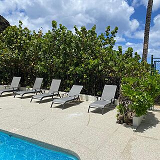 Hawaiian Princess at Makaha Beach — Pool