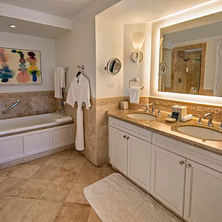 The Ritz-Carlton Club, St. Thomas — Sample suite bathroom