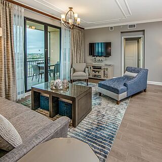 Holiday Inn Club Vacations Marco Island - Sunset Cove Resort — Sample living room