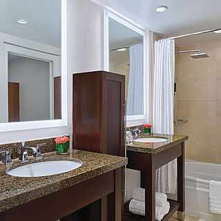 The Westin St. John - Bay Vista Villas — Sample bathroom