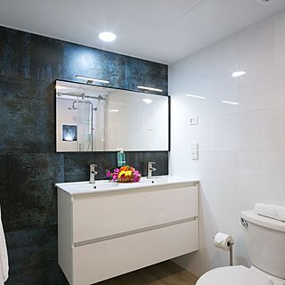 La Vista Beach Resort — Sample bathroom