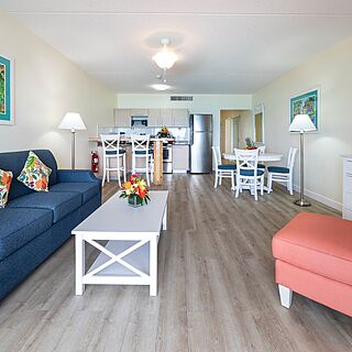 La Vista Beach Resort — Sample living room