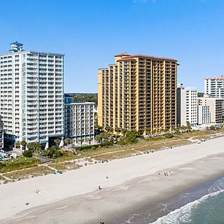 Carolina Grande &mdash; Exterior and beach