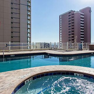 Carolina Grande — Pool and hot tub