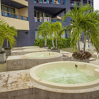 Zuana Beach Resort — Hot tubs