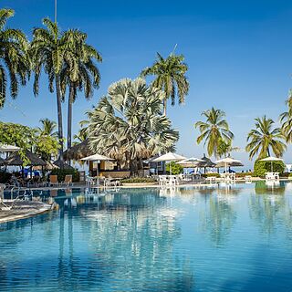 Zuana Beach Resort &mdash; Pool