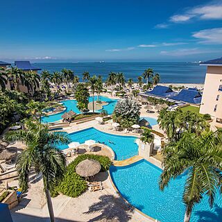 Zuana Beach Resort — Outdoor pool