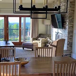 Eagle Rock Resort - Slopeside Condos — Sample living room