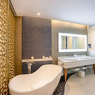 Garza Blanca Resort & Spa Los Cabos — Sample bathroom