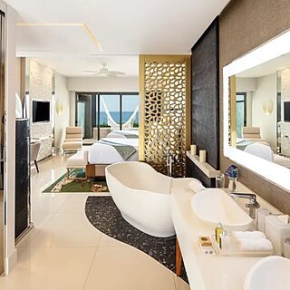 Garza Blanca Resort & Spa Los Cabos — Sample junior suite bathroom
